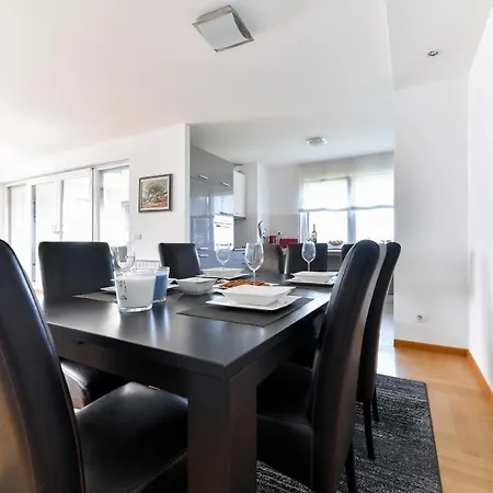 Luxury Rooftop Apartment *