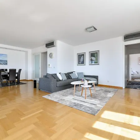 Luxury Rooftop Apartment